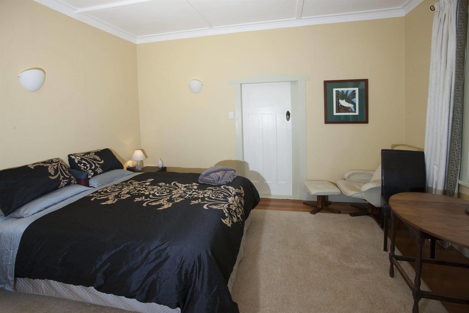 Kauri Nest Bed & Breakfast วานกาไร ภายนอก รูปภาพ