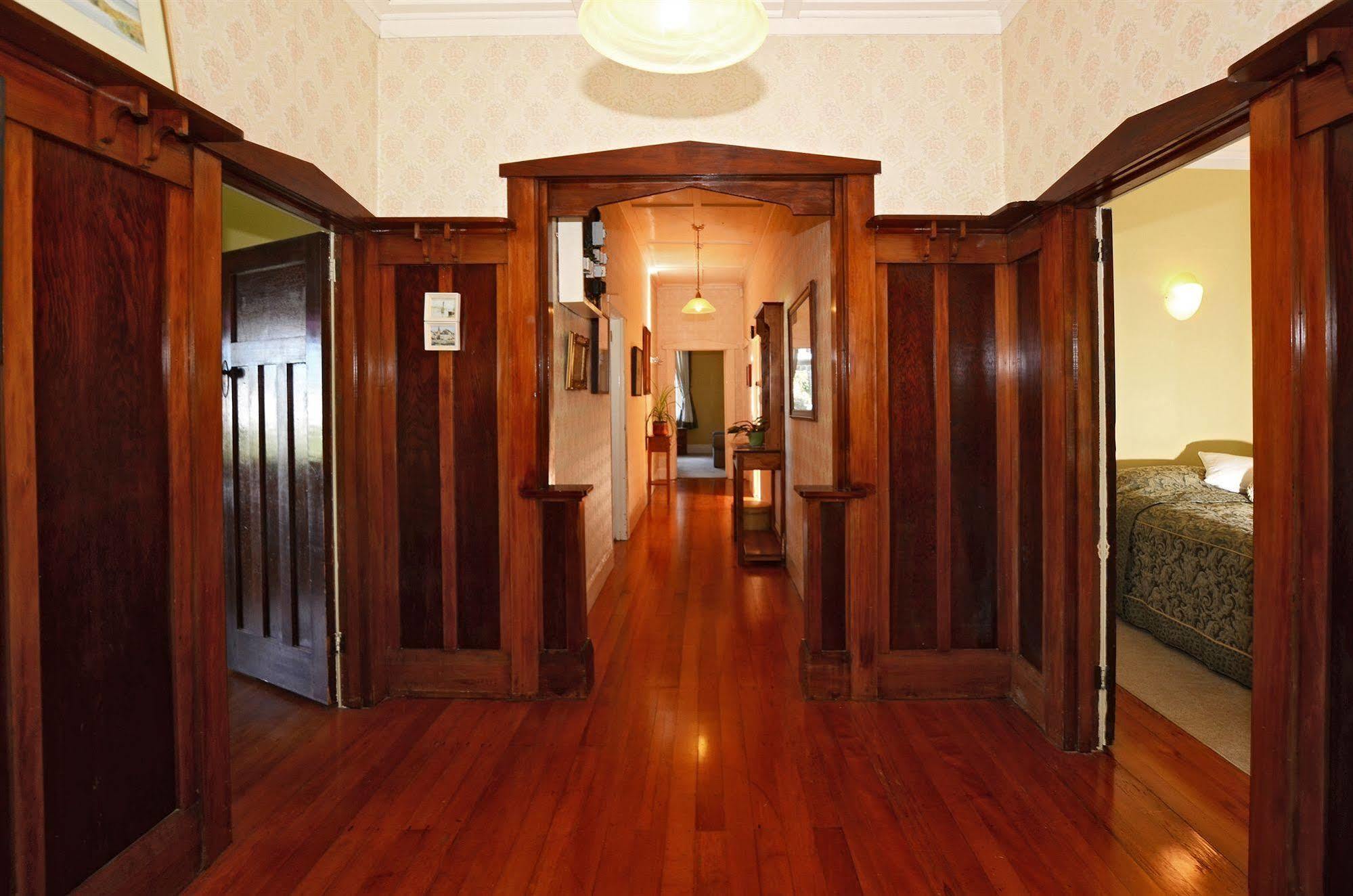 Kauri Nest Bed & Breakfast วานกาไร ภายนอก รูปภาพ